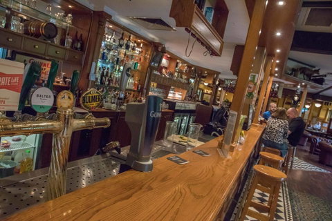 Mick O\'Sheas - Accommodation Noosa 11