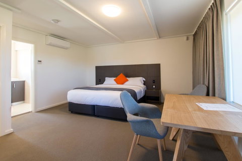Mick O\'Sheas - Accommodation Noosa 29