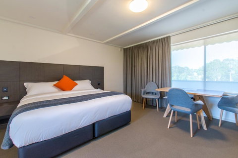 Mick O\'Sheas - Accommodation Noosa 16
