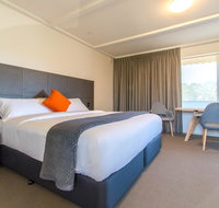Mick O'Sheas - Accommodation Noosa