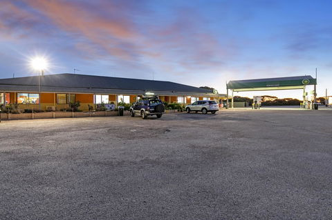 Border Village Roadhouse - Accommodation Noosa 2