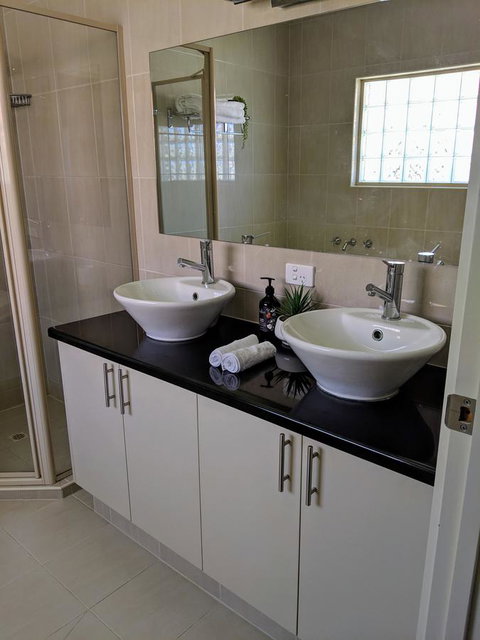 Ochre Point Beach House On Moana Seafront - Accommodation Noosa 10