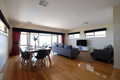 Ochre Point Beach House On Moana Seafront - Accommodation Noosa 5