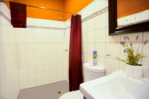 The Underground Motel - Accommodation Noosa 17