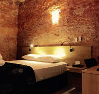The Lookout Cave Underground Motel - Accommodation Noosa