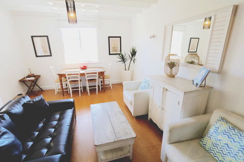 Caledonian Inn - Accommodation Noosa 17