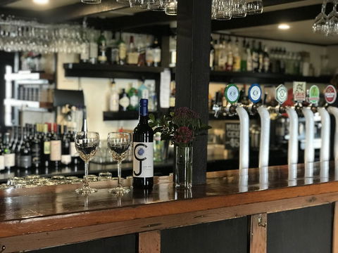 Caledonian Inn - Accommodation Noosa 2