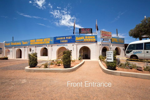 Radeka Downunder Underground Motel - Accommodation Noosa 0