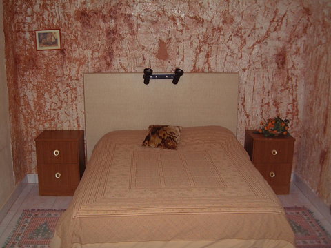 Radeka Downunder Underground Motel - Accommodation Noosa 9