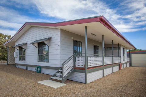 Desert Pea - Accommodation Noosa 0