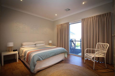 Waterfront On Osprey - Accommodation Noosa 15