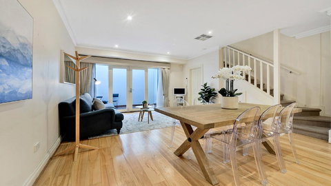 GOUGER 265 - Accommodation Noosa 0