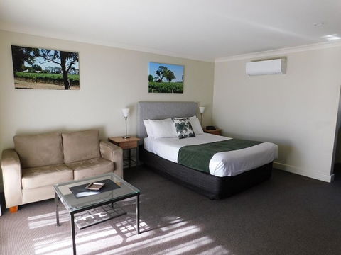 Alexander Cameron Suites - Accommodation Noosa 9