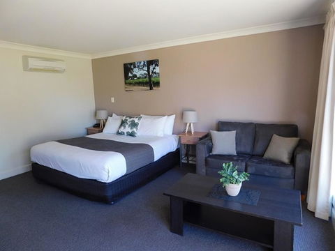 Alexander Cameron Suites - Accommodation Noosa 12