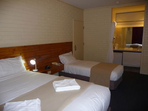 The Wine Vine Hotel - Accommodation Noosa 2