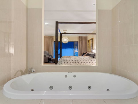 City-Barossa Gateway - Accommodation Noosa 1
