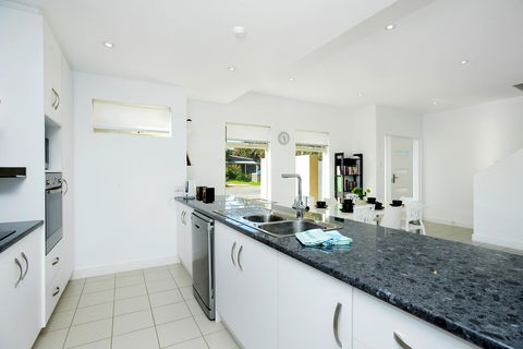 Blue Zone - Aldinga Beach - Accommodation Noosa 4