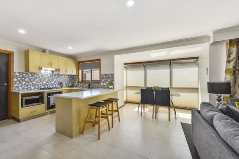 City Four Apartment - Accommodation Noosa 0