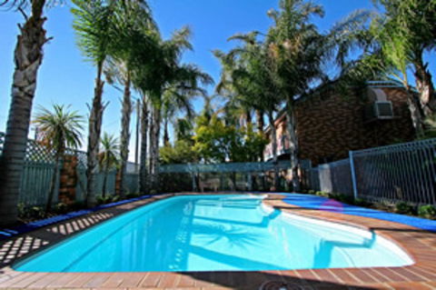 Cattlemans Country Motor Inn & Serviced Apartments - Accommodation Noosa 0
