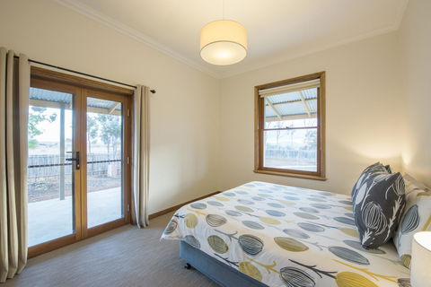 Flinders Bush Retreats - Accommodation Noosa 0