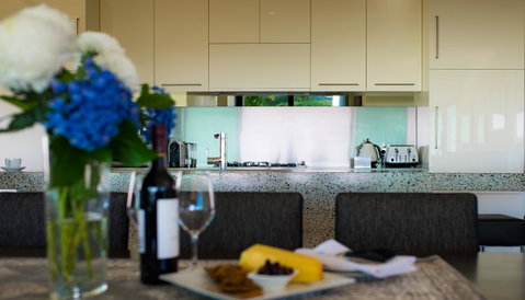 The Roozen Residence - Accommodation Noosa 7