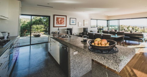 The Roozen Residence - Accommodation Noosa 4