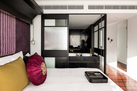 QT Perth - Accommodation Noosa 32