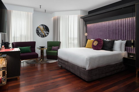 QT Perth - Accommodation Noosa 25