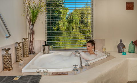 Chimes Spa Retreat - Accommodation Noosa 15