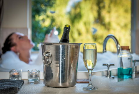 Chimes Spa Retreat - Accommodation Noosa 16