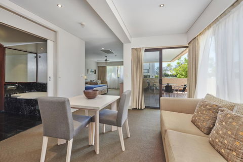 Waves Byron Bay - Accommodation Noosa 30