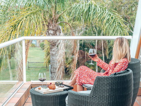 Waves Byron Bay - Accommodation Noosa 19