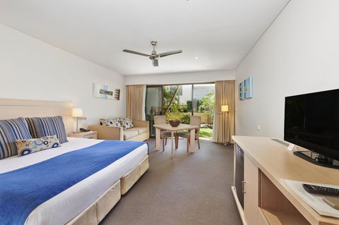 Waves Byron Bay - Accommodation Noosa 2