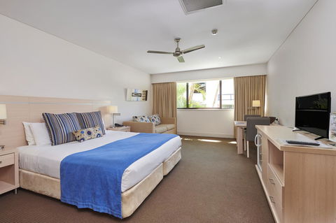 Waves Byron Bay - Accommodation Noosa 35