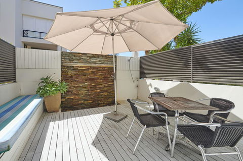 Waves Byron Bay - Accommodation Noosa 38
