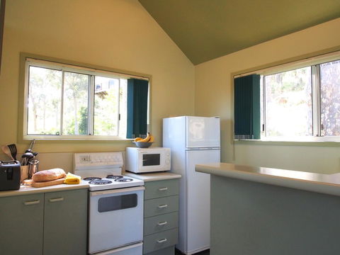 Bundle Hill Cottages - Accommodation Noosa 14