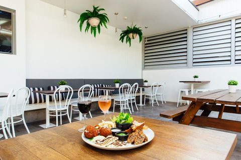 Coniston Hotel Wollongong - Accommodation Noosa 10