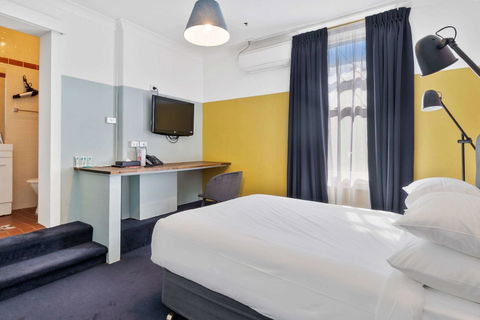 Hotel Harry, Ascend Hotel Collection - Accommodation Noosa 30