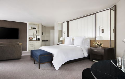 Four Seasons Hotel Sydney - Accommodation Noosa 2