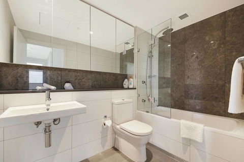 Stunning Sunset Water View 2BEDs On High Rises - Accommodation Noosa 10