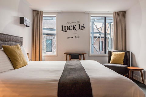 The Lucky Hotel - Accommodation Noosa 20