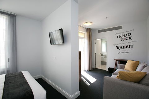 The Lucky Hotel - Accommodation Noosa 29