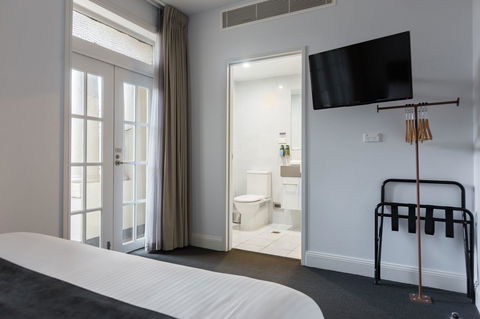 The Lucky Hotel - Accommodation Noosa 26