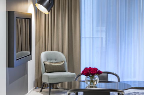 SKYE Suites Sydney - Accommodation Noosa 11