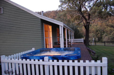 Cadair Cottages - Accommodation Noosa 3