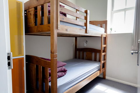 Mad Monkey Broadway - Accommodation Noosa 8