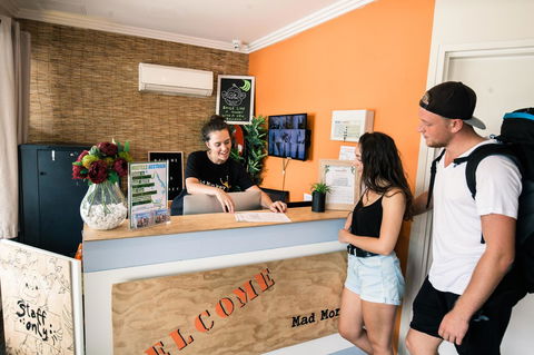 Mad Monkey Broadway - Accommodation Noosa 10