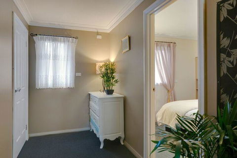Mountainside B & B - Accommodation Noosa 25
