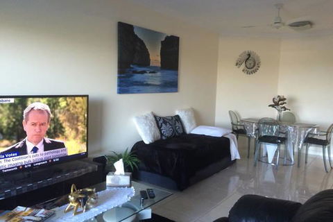 Nomikis\'On The Avenue - Accommodation Noosa 18