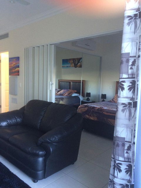 Nomikis\'On The Avenue - Accommodation Noosa 14